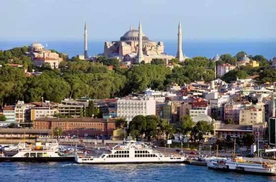 رحلات تركيا مع ST M Tourism: جسر الحضارات وسحر الطبيعة